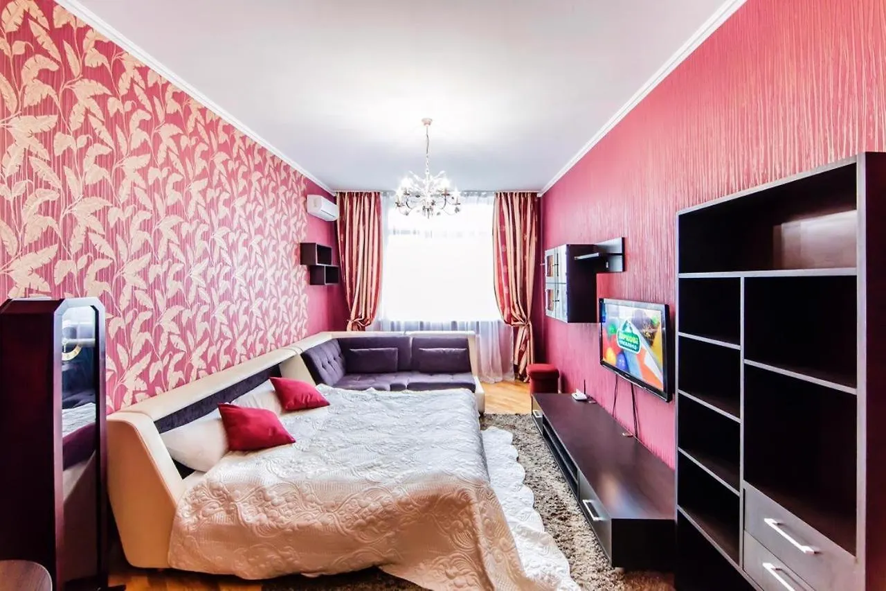 Апартаменты Rent-Kiev 2 Min Metro Chernihivska Lux
