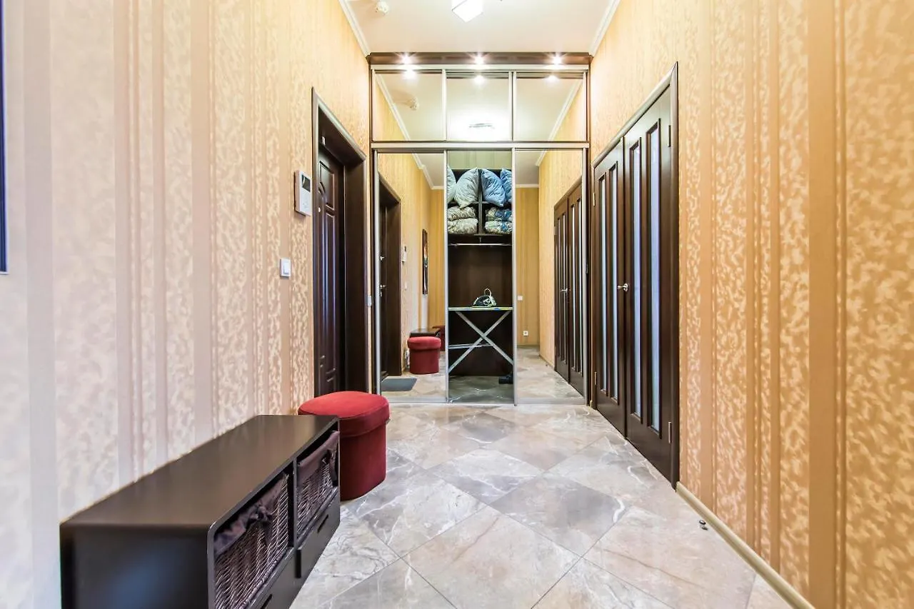 Rent-Kiev 2 Min Metro Chernihivska Lux 0*, Киев